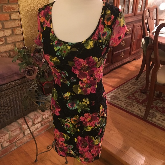 Gabriella Rocha Dresses & Skirts - •NWOT• Gabriella Rocha Bodycon Mini Dress